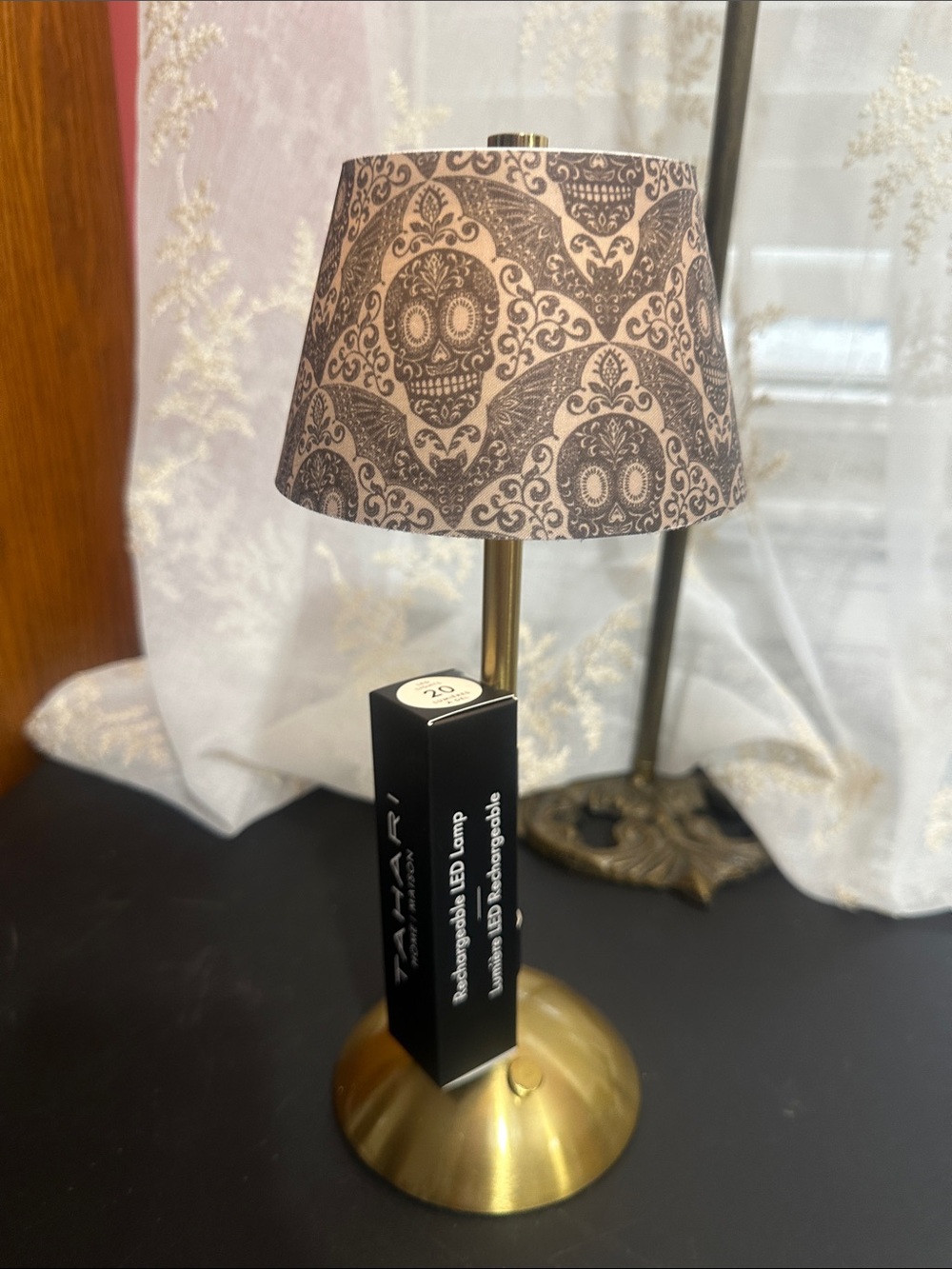 Tahari Halloween skeleton LED lamp decor